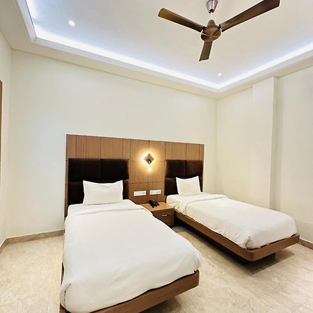 Hotel Lotus Inn Sirsa 外观 照片