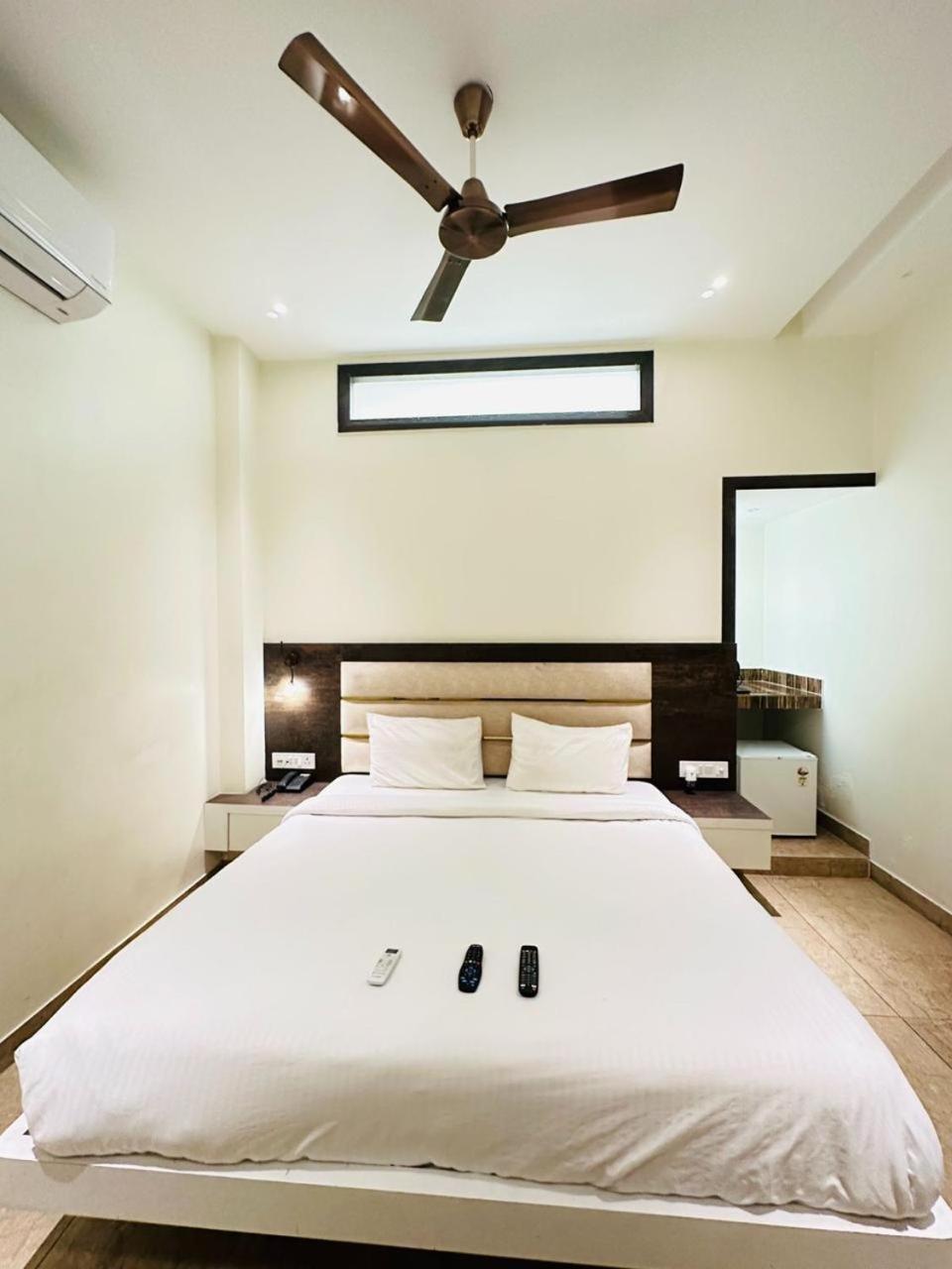 Hotel Lotus Inn Sirsa 外观 照片