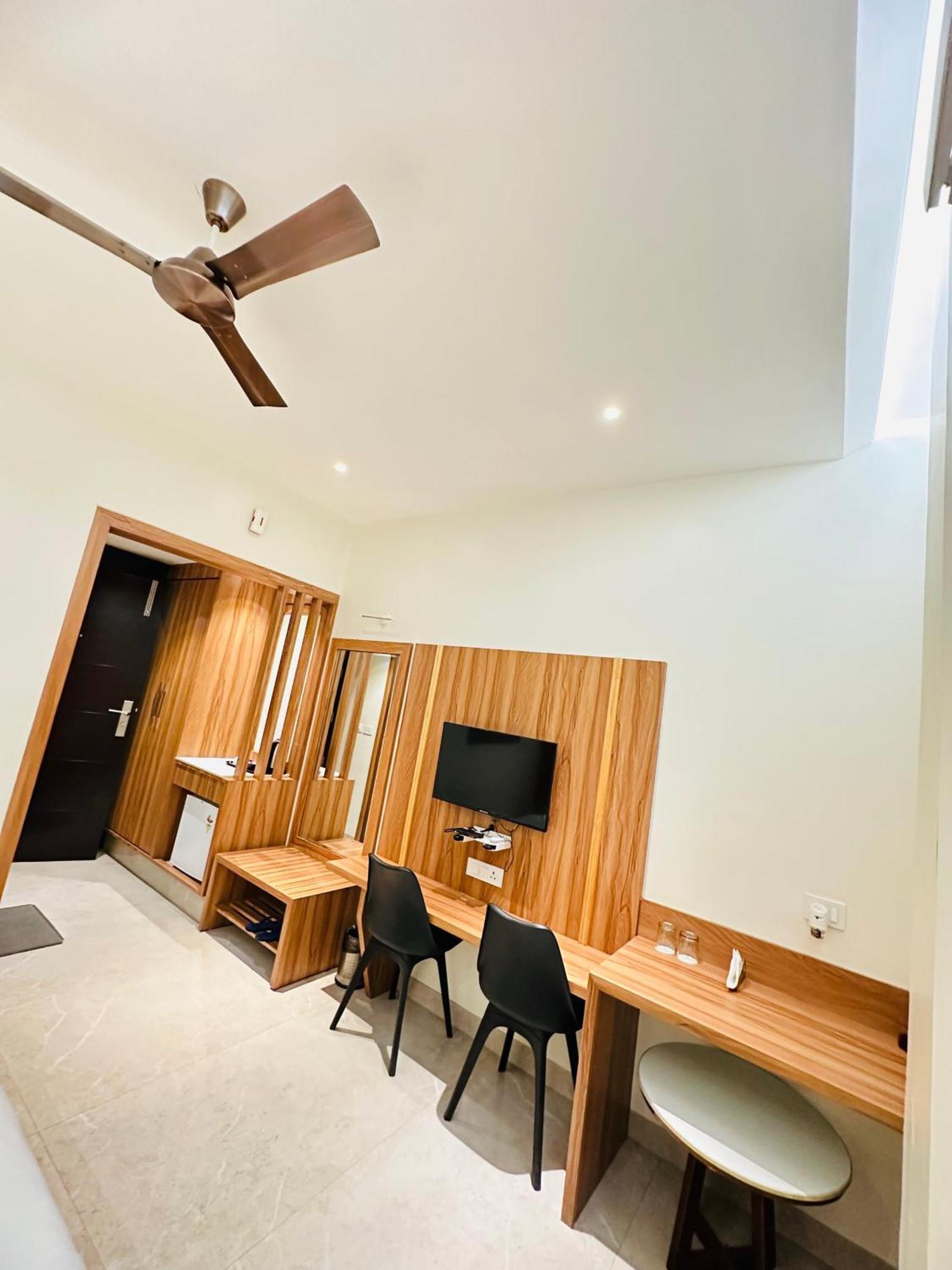 Hotel Lotus Inn Sirsa 外观 照片