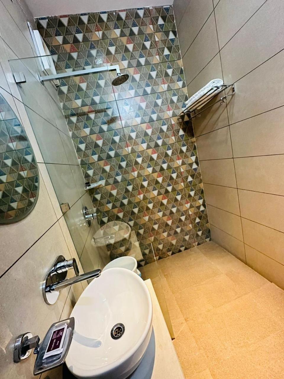 Hotel Lotus Inn Sirsa 外观 照片